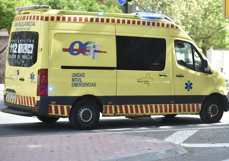 Muere un motorista de 70 años al salirse de la carretera cuando circulaba por Moratalla